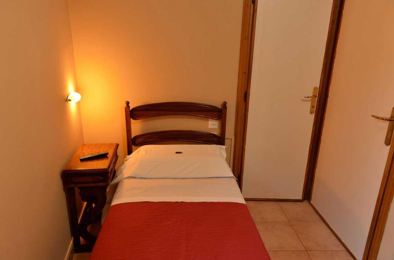 Hotel Properzio Ассізі Екстер'єр фото