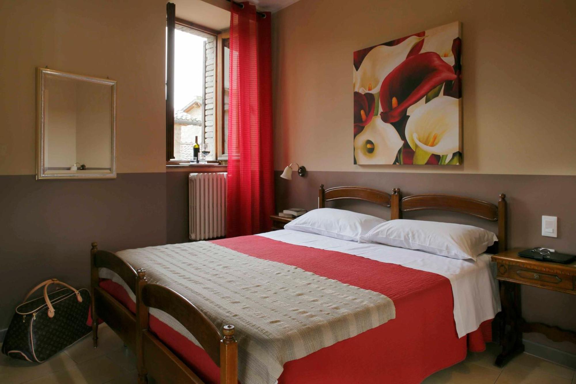 Hotel Properzio Ассізі Екстер'єр фото