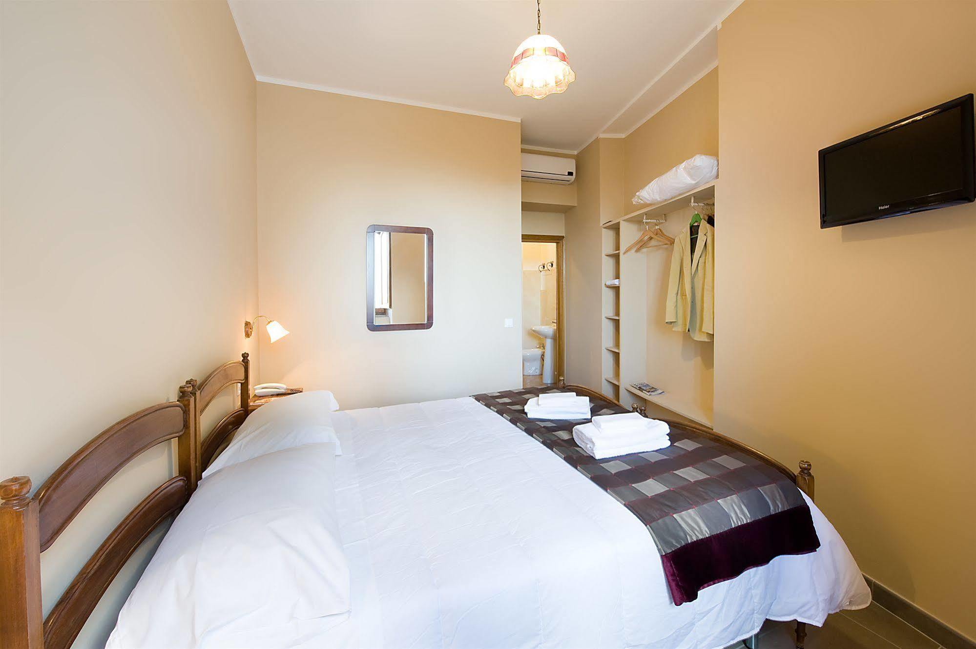 Hotel Properzio Ассізі Екстер'єр фото